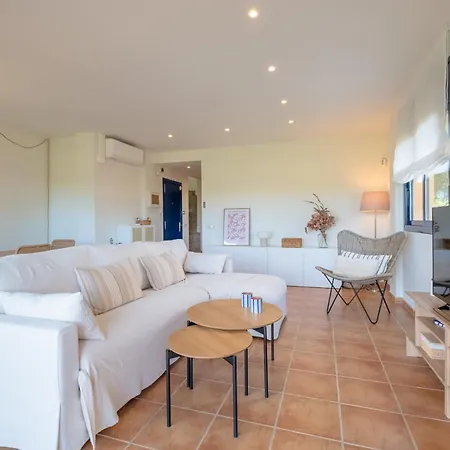 Ds-1 6 Pax Apartment *